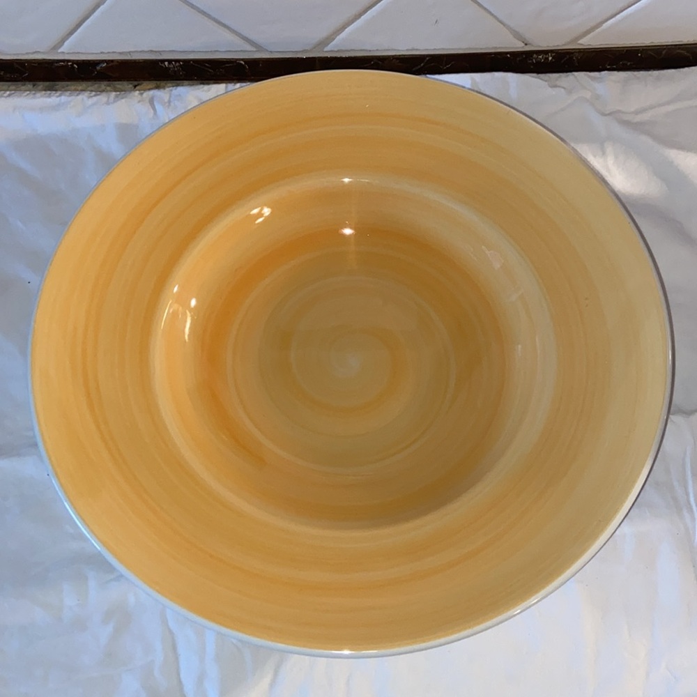 Like new Steellite International wide rim soup pasta or salad bowl freestyle.